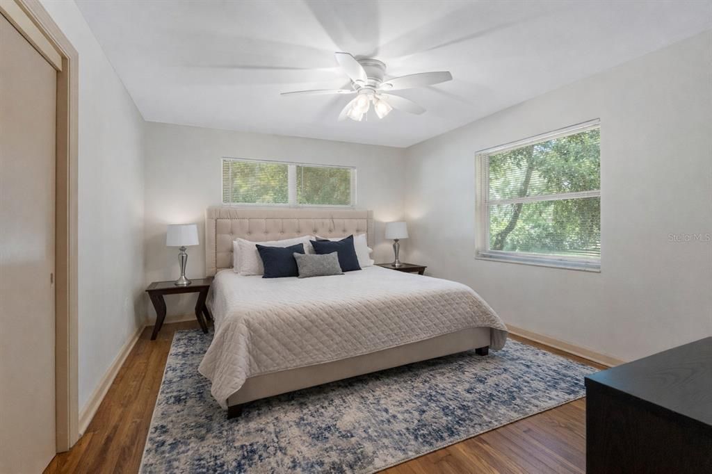 出租: $3,000 (4 贝兹, 2 浴室, 1405 平方英尺)