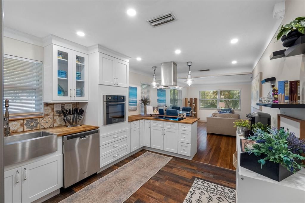 出租: $3,000 (4 贝兹, 2 浴室, 1405 平方英尺)