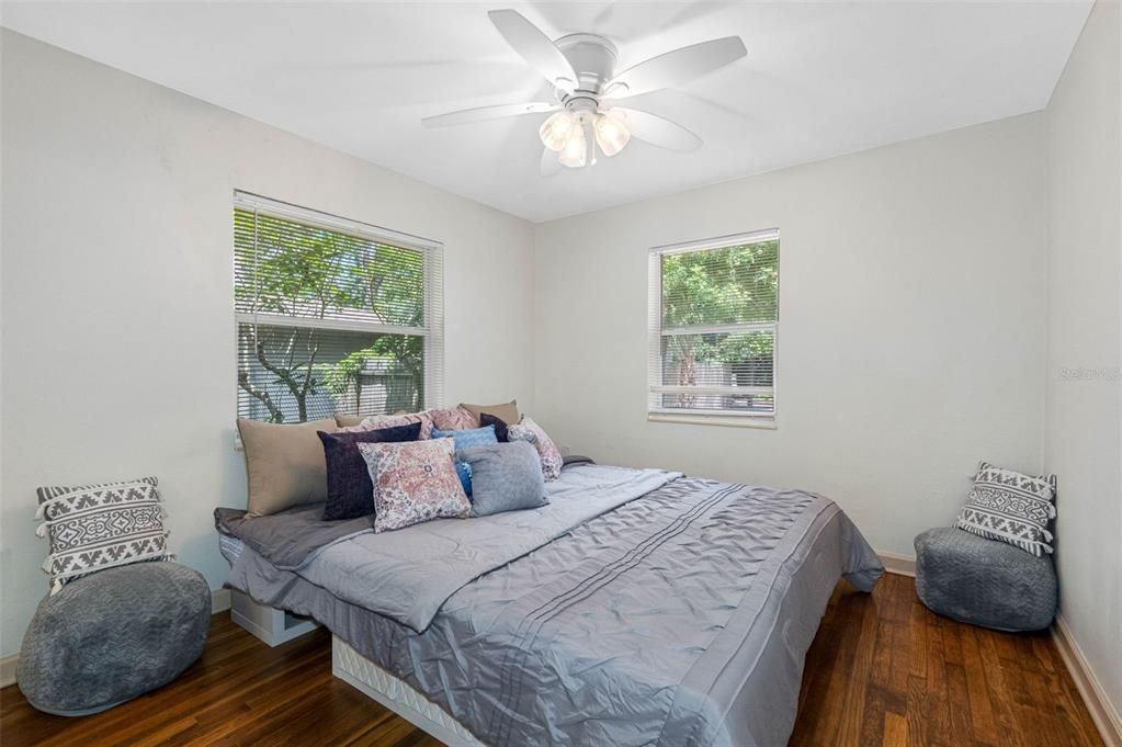 出租: $3,000 (4 贝兹, 2 浴室, 1405 平方英尺)