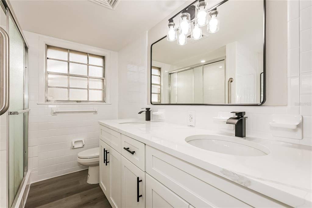 На продажу: $379,900 (3 спален, 2 ванн, 2034 Квадратных фут)