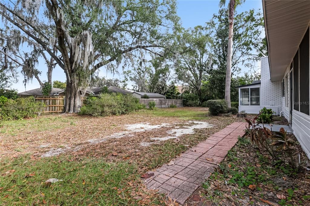 На продажу: $379,900 (3 спален, 2 ванн, 2034 Квадратных фут)