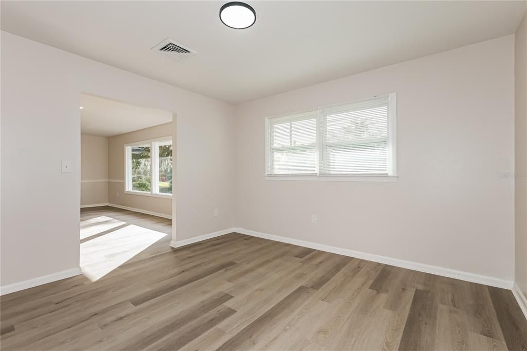 На продажу: $379,900 (3 спален, 2 ванн, 2034 Квадратных фут)