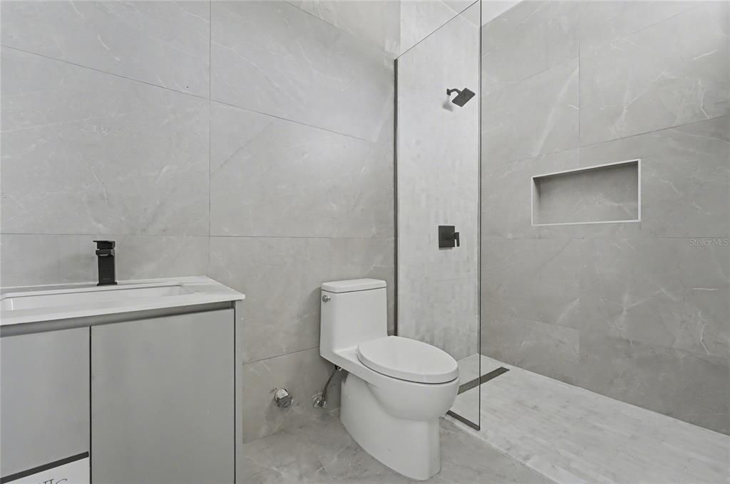 待售: $3,150,000 (4 贝兹, 4 浴室, 4300 平方英尺)