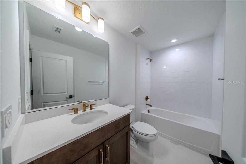 出租: $2,850 (4 贝兹, 3 浴室, 2031 平方英尺)