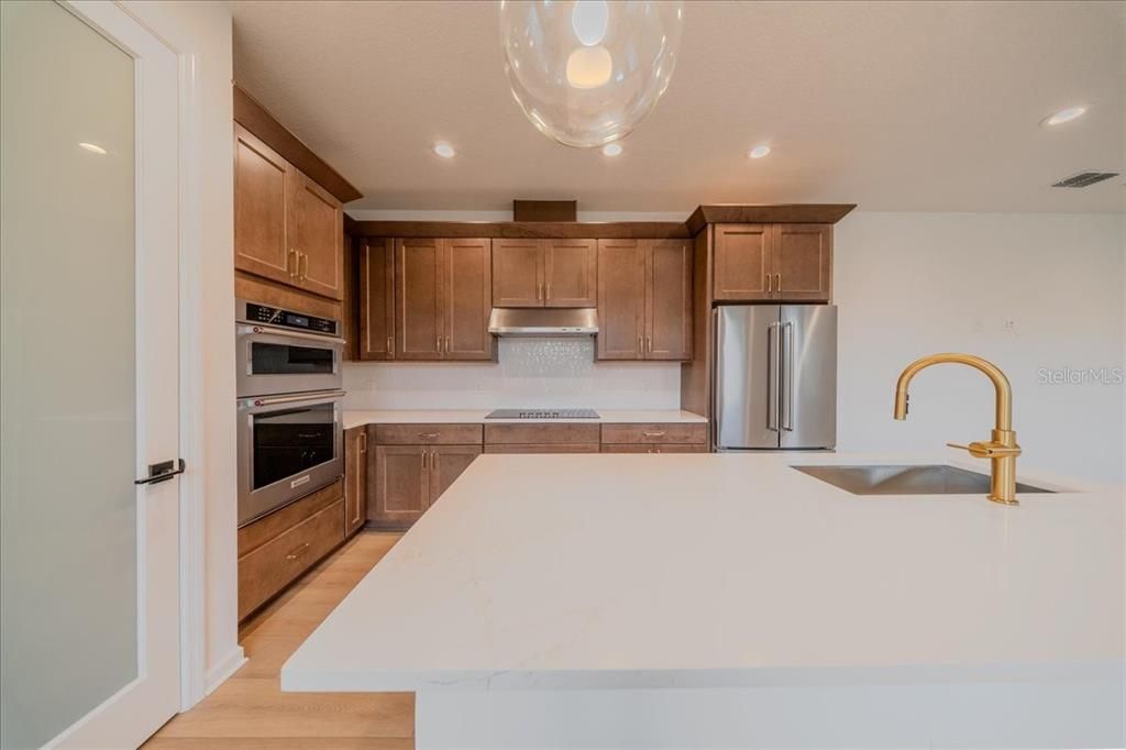 出租: $2,850 (4 贝兹, 3 浴室, 2031 平方英尺)