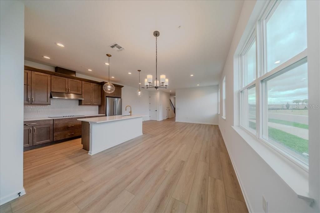 出租: $2,850 (4 贝兹, 3 浴室, 2031 平方英尺)