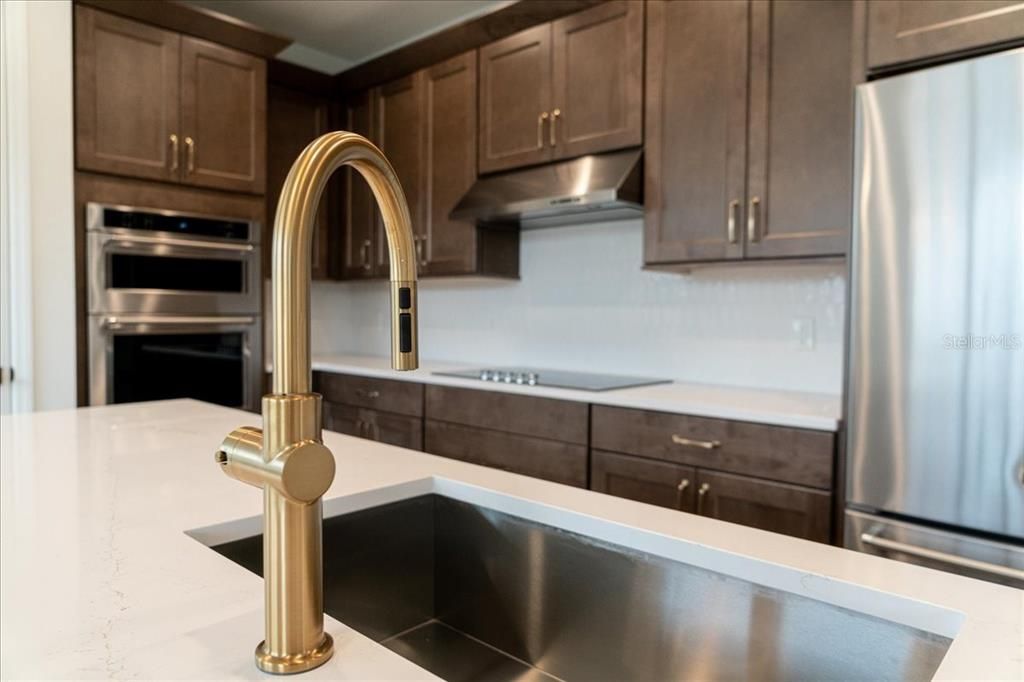 出租: $2,850 (4 贝兹, 3 浴室, 2031 平方英尺)