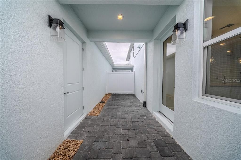 出租: $2,850 (4 贝兹, 3 浴室, 2031 平方英尺)