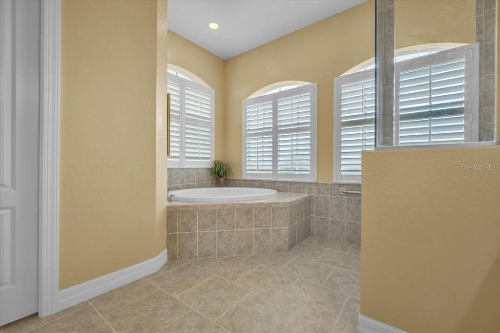 For Sale: $399,000 (3 beds, 2 baths, 1850 Square Feet)