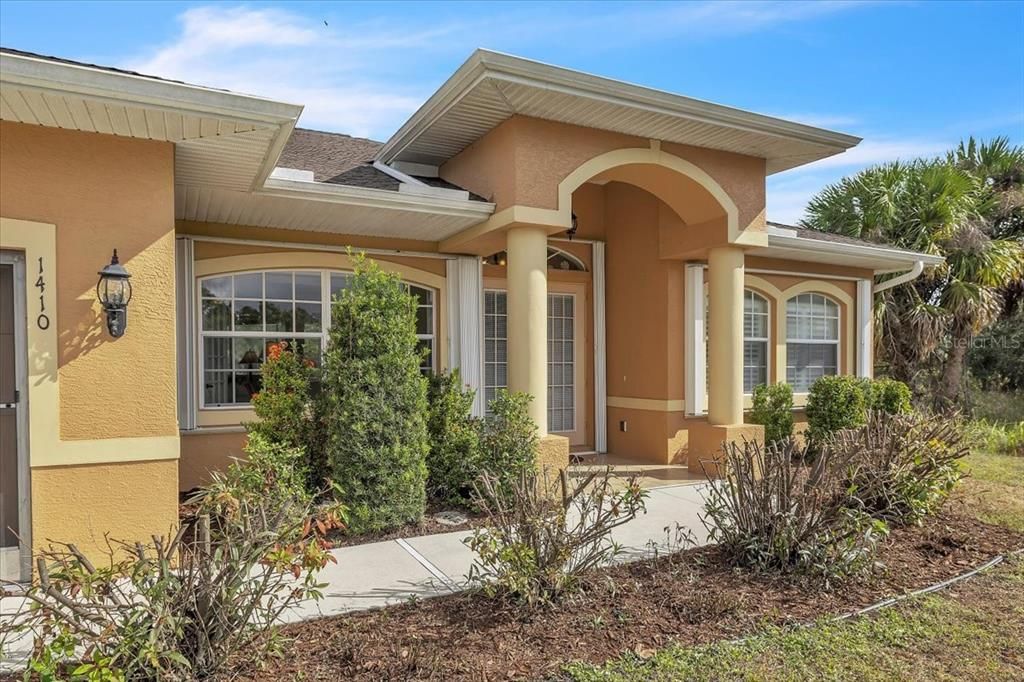 For Sale: $399,000 (3 beds, 2 baths, 1850 Square Feet)