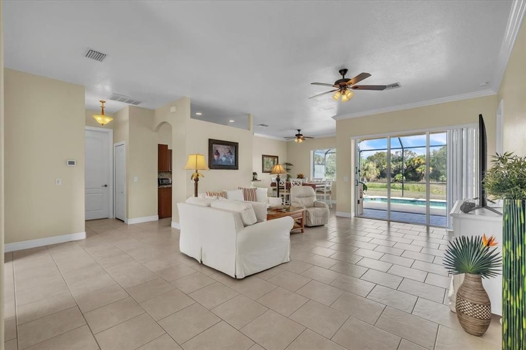 For Sale: $399,000 (3 beds, 2 baths, 1850 Square Feet)