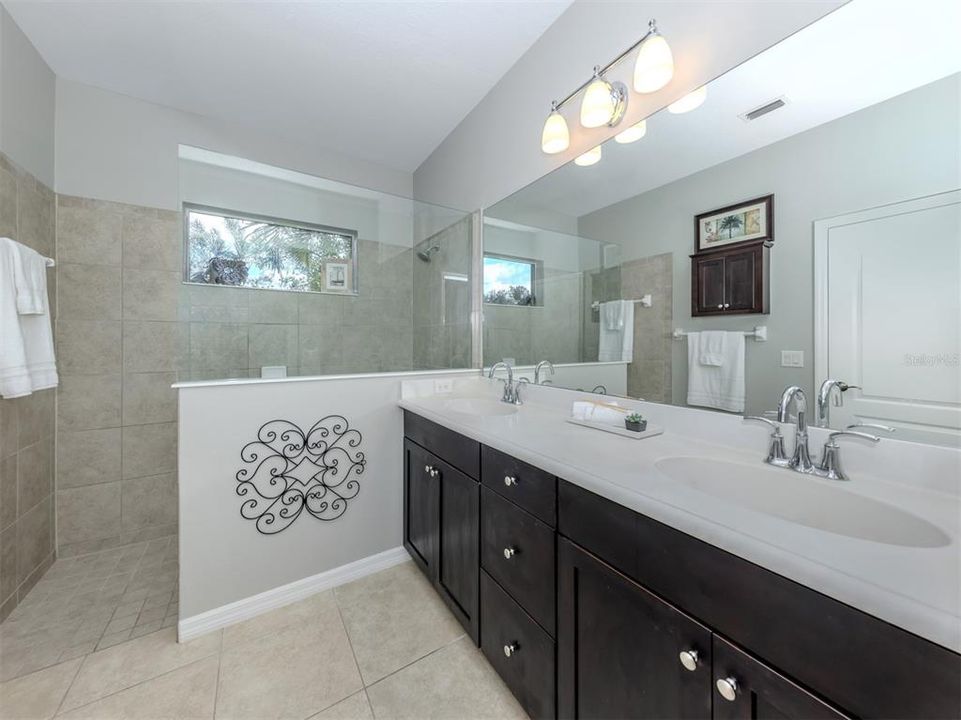 For Sale: $536,880 (3 beds, 2 baths, 2237 Square Feet)