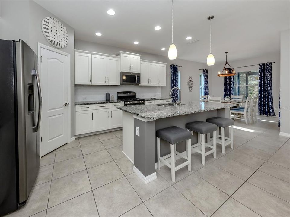 For Sale: $536,880 (3 beds, 2 baths, 2237 Square Feet)