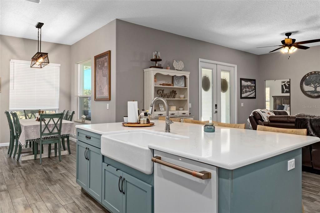 На продажу: $675,000 (3 спален, 3 ванн, 2229 Квадратных фут)