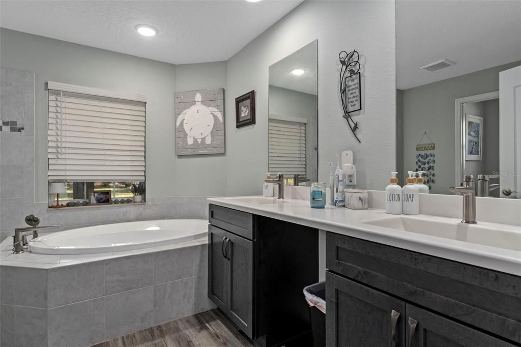 На продажу: $675,000 (3 спален, 3 ванн, 2229 Квадратных фут)