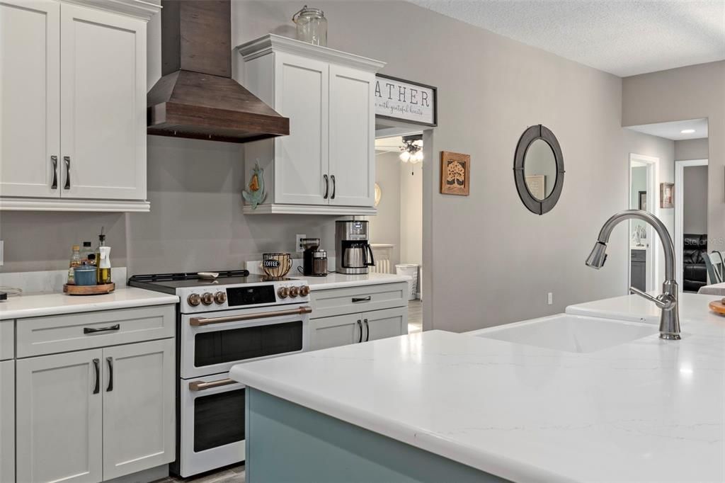 На продажу: $675,000 (3 спален, 3 ванн, 2229 Квадратных фут)