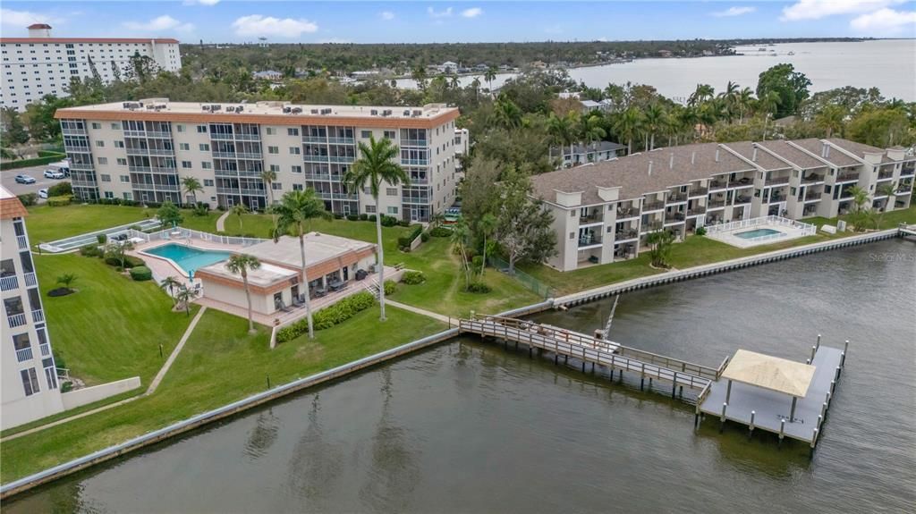 For Sale: $375,000 (2 beds, 2 baths, 1269 Square Feet)