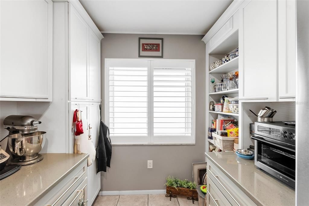 For Sale: $375,000 (2 beds, 2 baths, 1269 Square Feet)