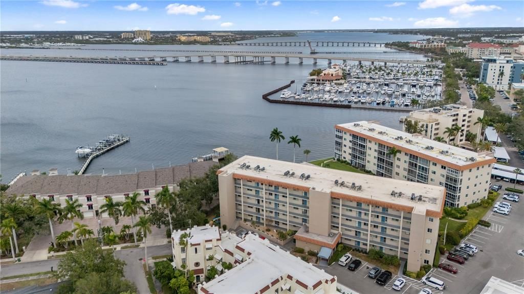 For Sale: $375,000 (2 beds, 2 baths, 1269 Square Feet)