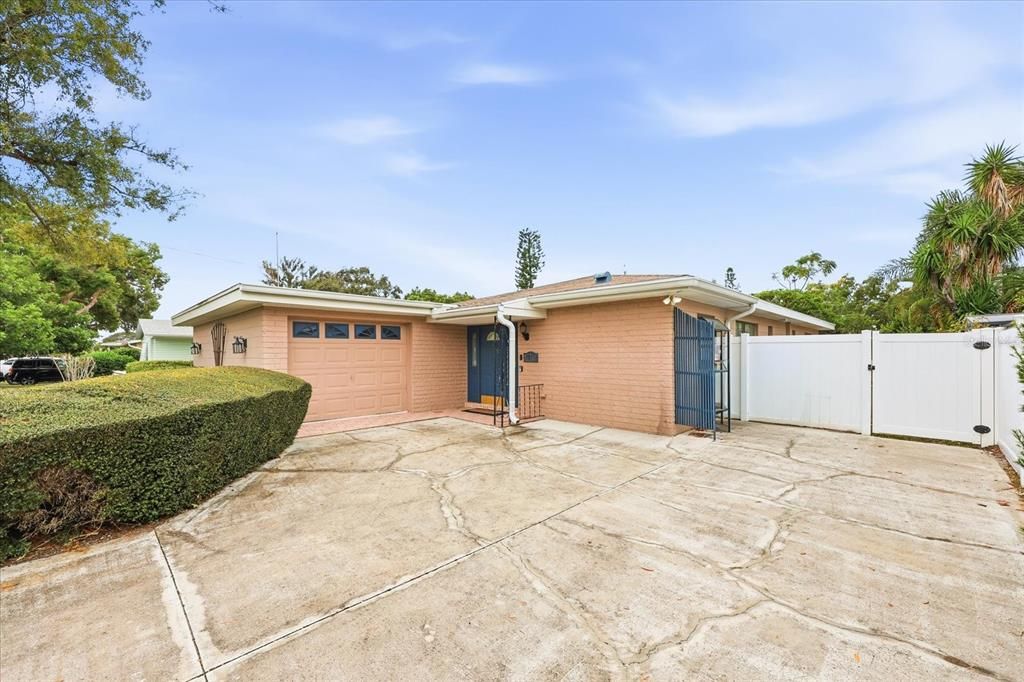 На продажу: $375,000 (3 спален, 2 ванн, 1296 Квадратных фут)