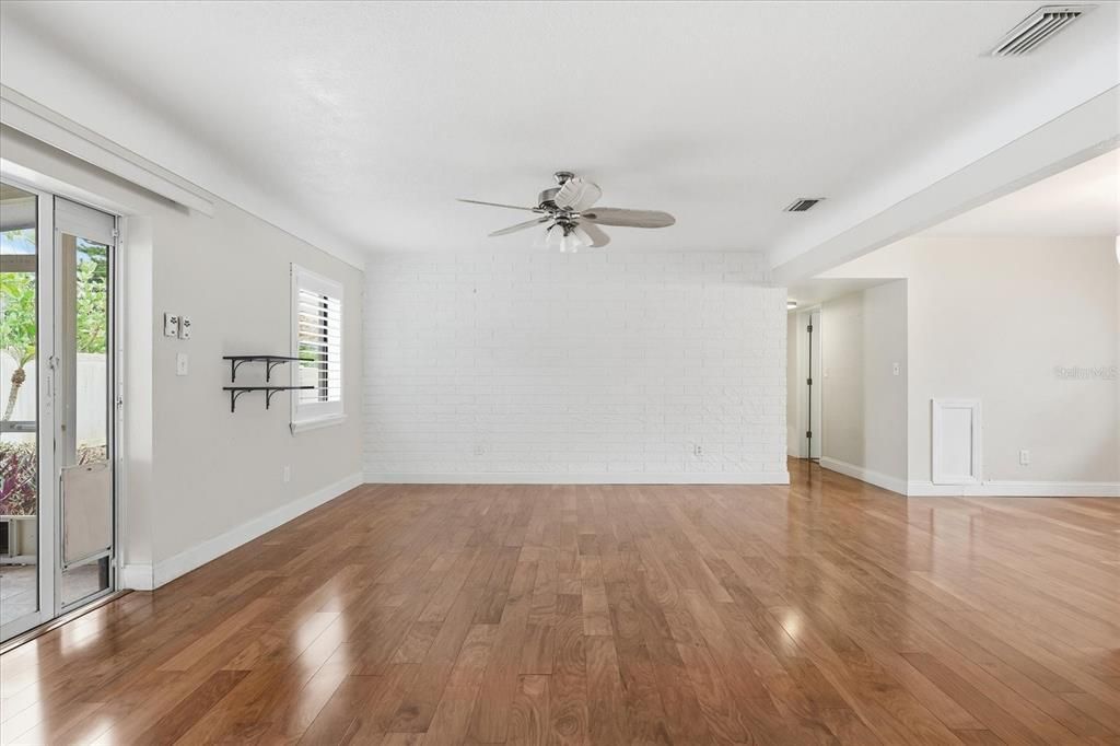 На продажу: $375,000 (3 спален, 2 ванн, 1296 Квадратных фут)