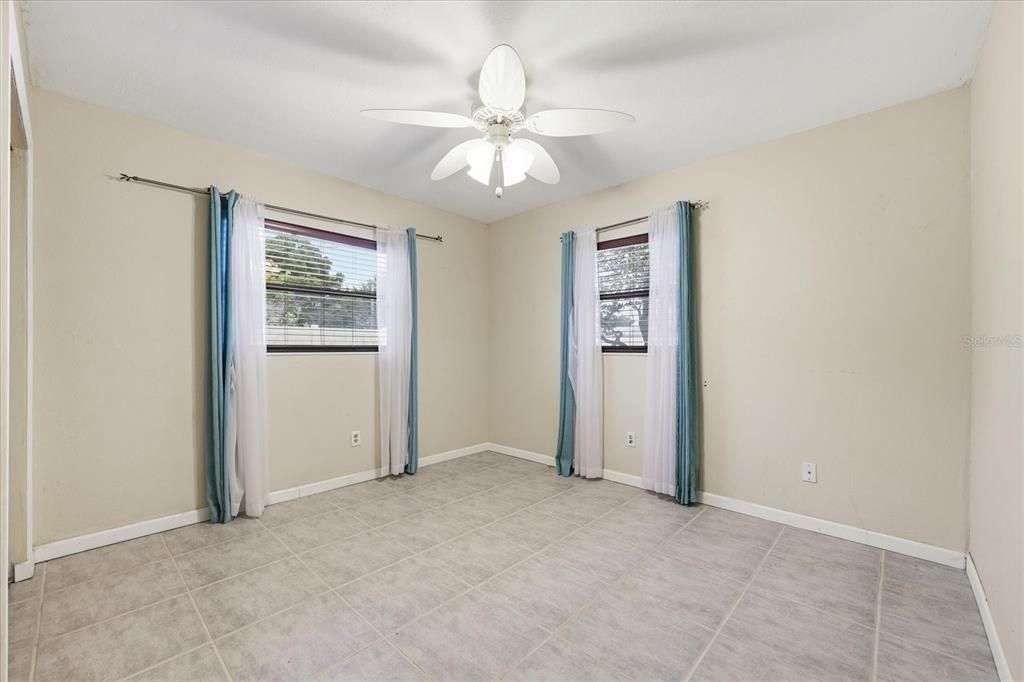 На продажу: $375,000 (3 спален, 2 ванн, 1296 Квадратных фут)