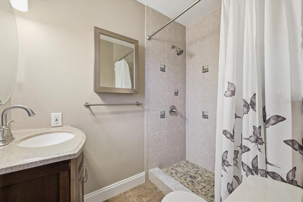 На продажу: $375,000 (3 спален, 2 ванн, 1296 Квадратных фут)