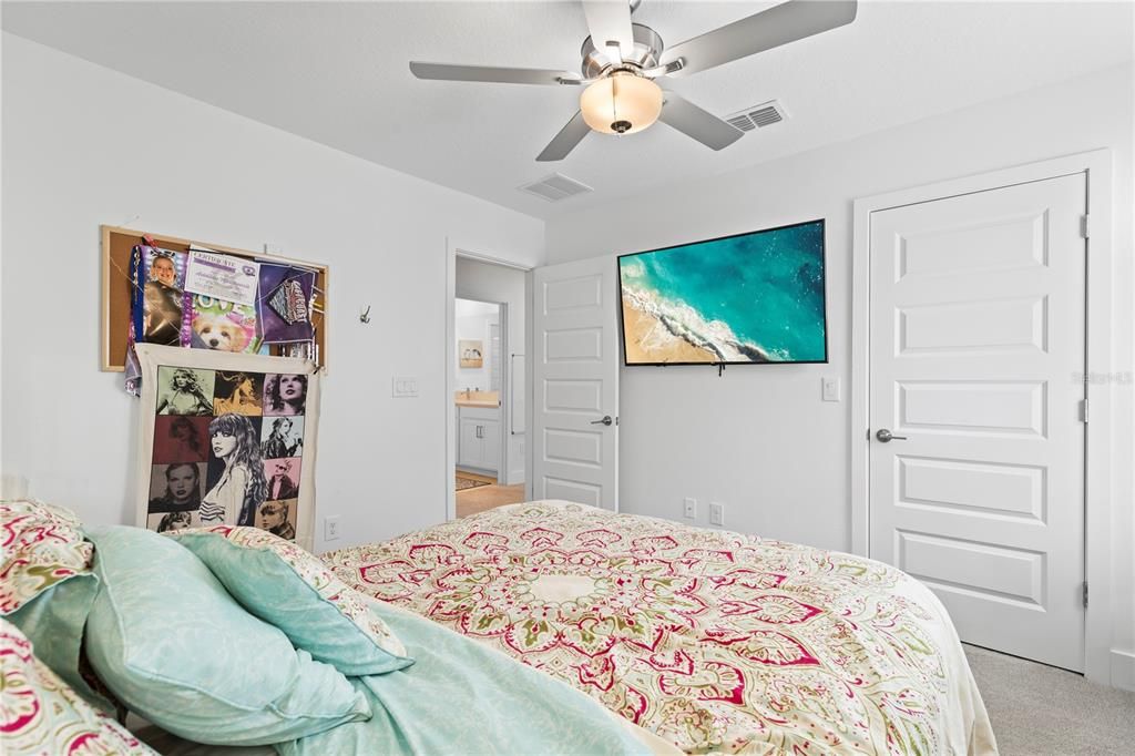 待售: $519,900 (4 贝兹, 2 浴室, 2334 平方英尺)