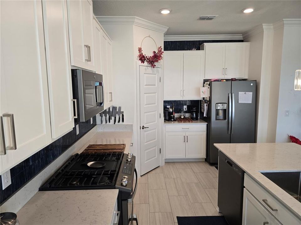 待售: $519,900 (4 贝兹, 2 浴室, 2334 平方英尺)