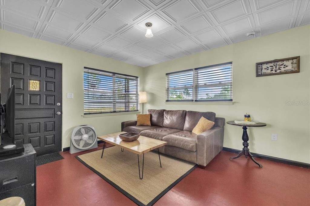 待售: $289,000 (3 贝兹, 1 浴室, 864 平方英尺)