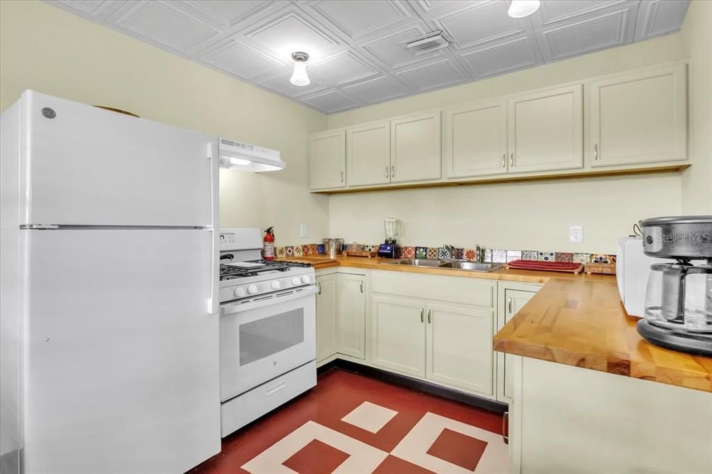 待售: $289,000 (3 贝兹, 1 浴室, 864 平方英尺)