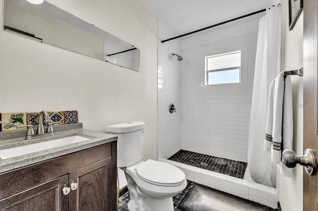 待售: $289,000 (3 贝兹, 1 浴室, 864 平方英尺)