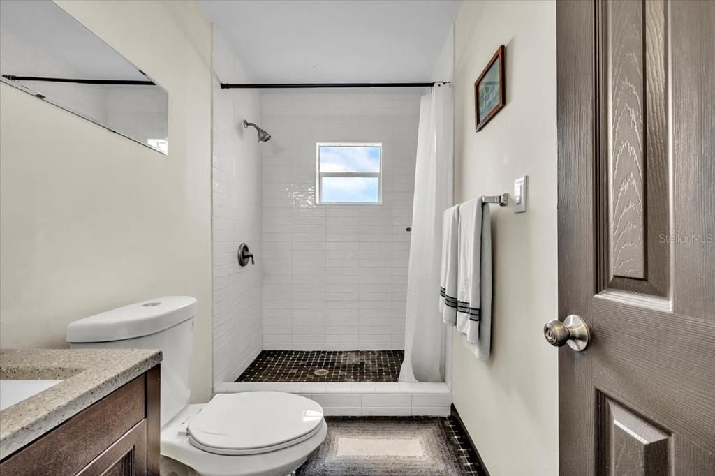 待售: $289,000 (3 贝兹, 1 浴室, 864 平方英尺)