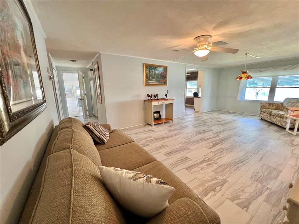 En Venta: $161,500 (2 camas, 2 baños, 1342 Pies cuadrados)