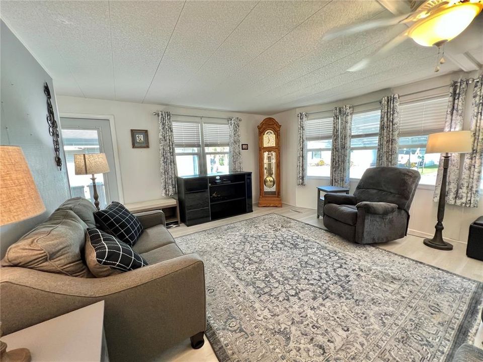 En Venta: $159,500 (2 camas, 2 baños, 1332 Pies cuadrados)