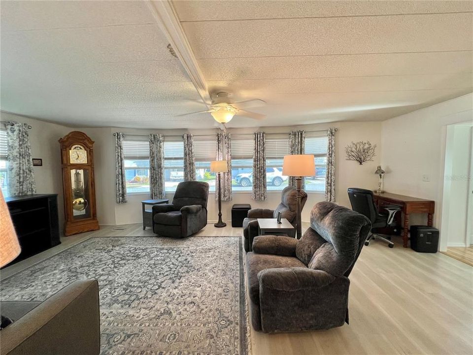 En Venta: $159,500 (2 camas, 2 baños, 1332 Pies cuadrados)