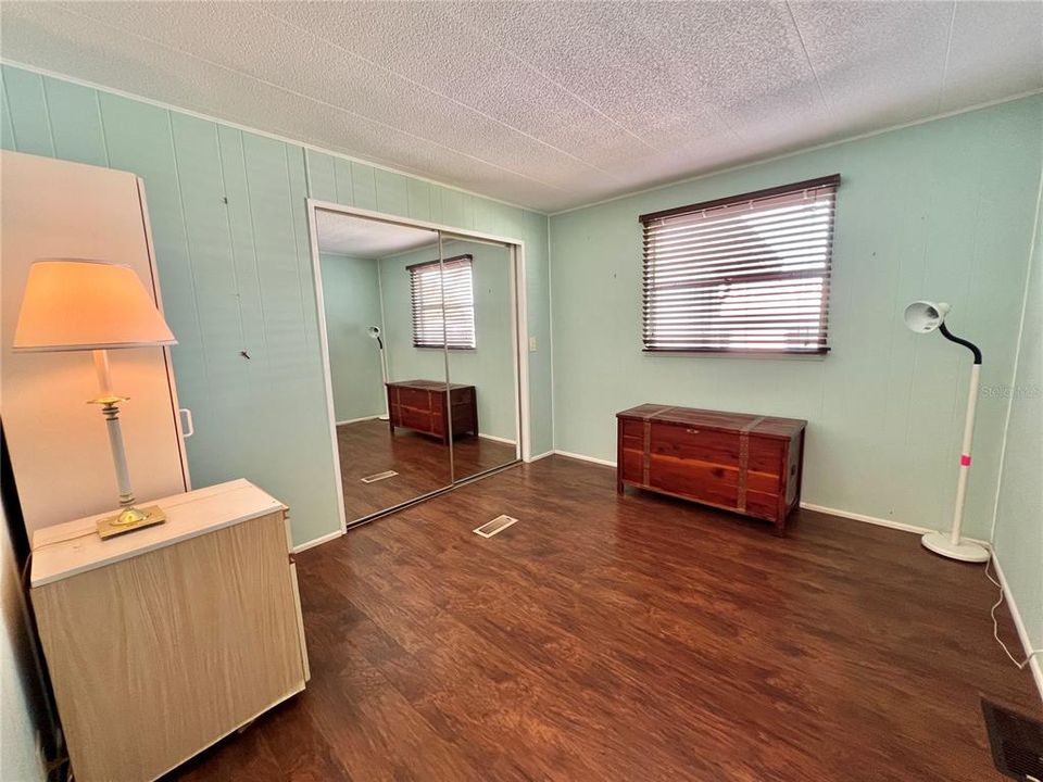 На продажу: $123,500 (2 спален, 2 ванн, 1168 Квадратных фут)