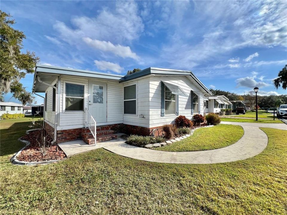 На продажу: $123,500 (2 спален, 2 ванн, 1168 Квадратных фут)