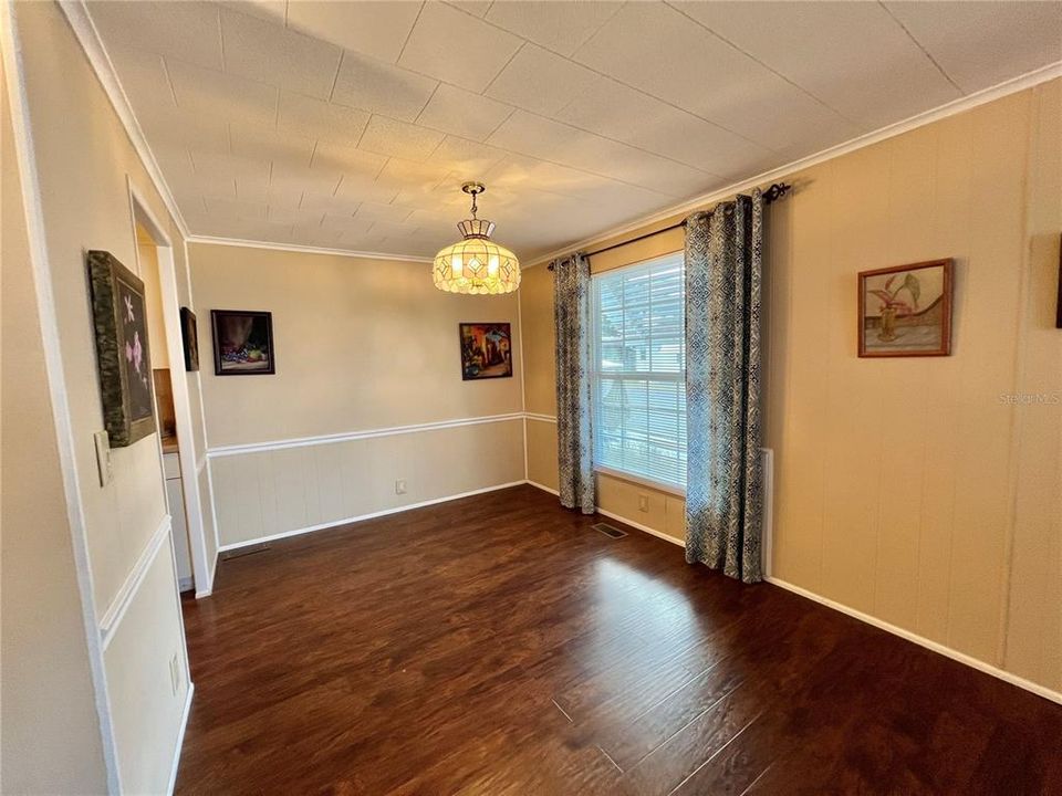 На продажу: $123,500 (2 спален, 2 ванн, 1168 Квадратных фут)