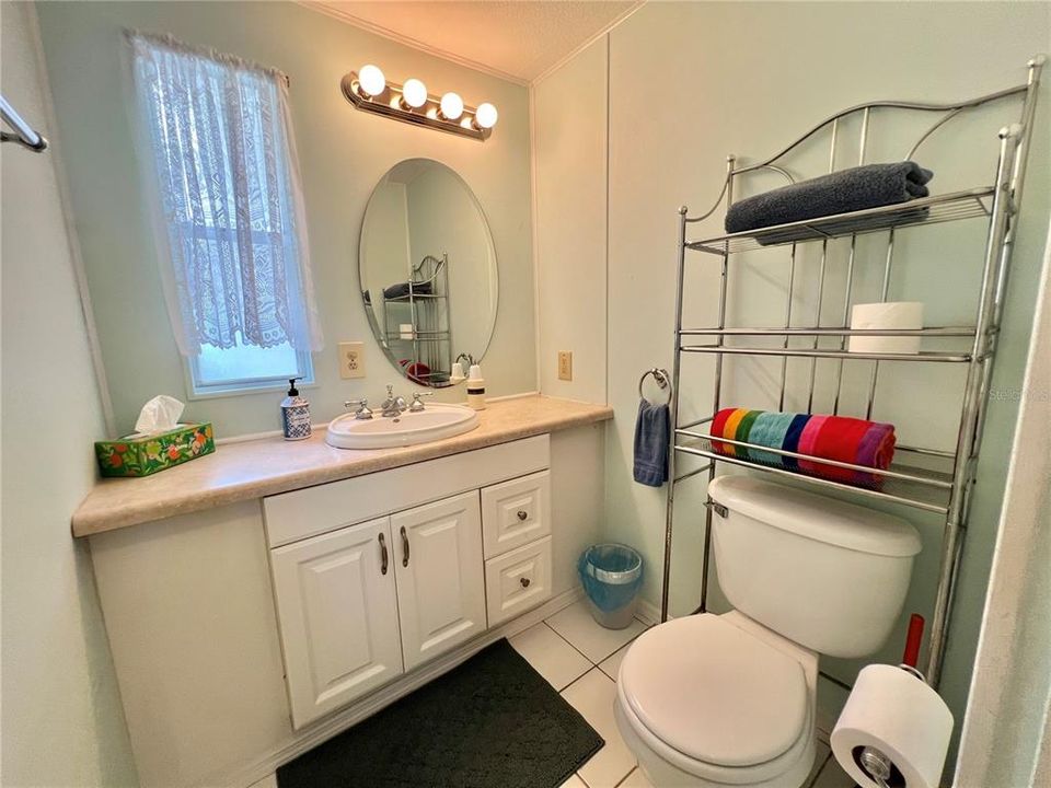 На продажу: $123,500 (2 спален, 2 ванн, 1168 Квадратных фут)