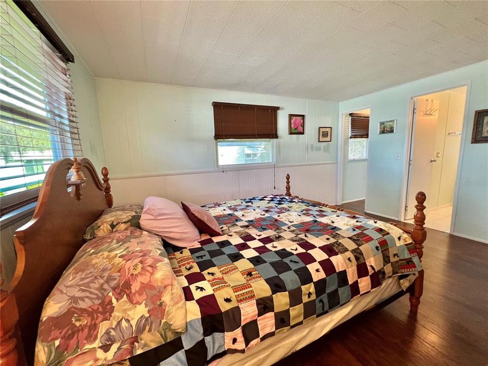 На продажу: $123,500 (2 спален, 2 ванн, 1168 Квадратных фут)