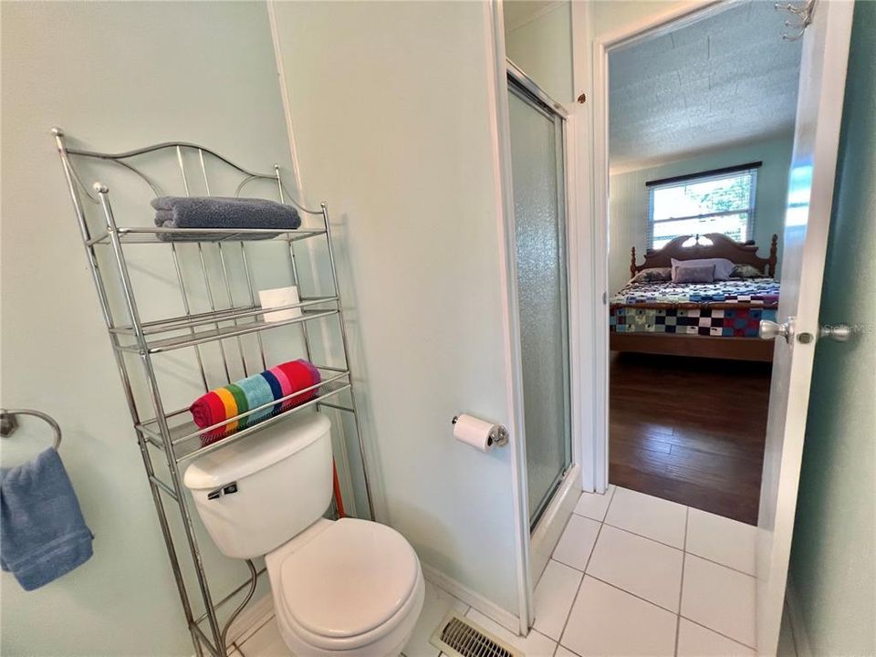 На продажу: $123,500 (2 спален, 2 ванн, 1168 Квадратных фут)