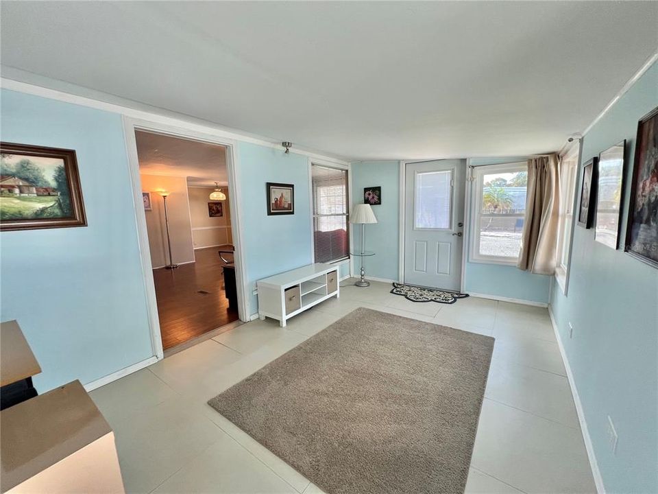 На продажу: $123,500 (2 спален, 2 ванн, 1168 Квадратных фут)