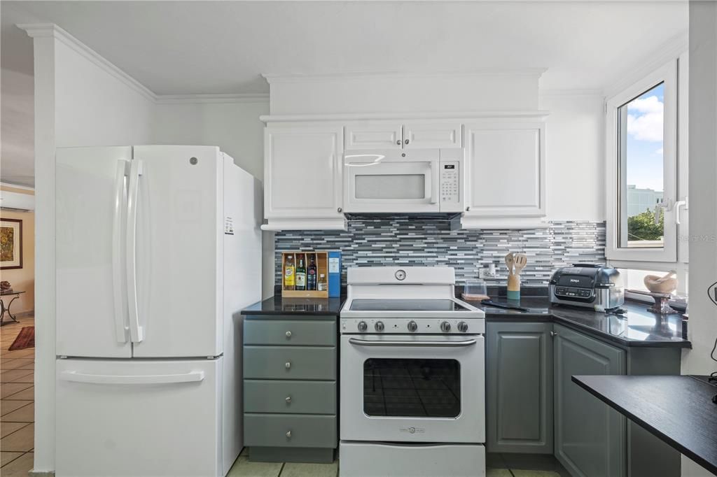 На продажу: $810,000 (2 спален, 2 ванн, 1432 Квадратных фут)