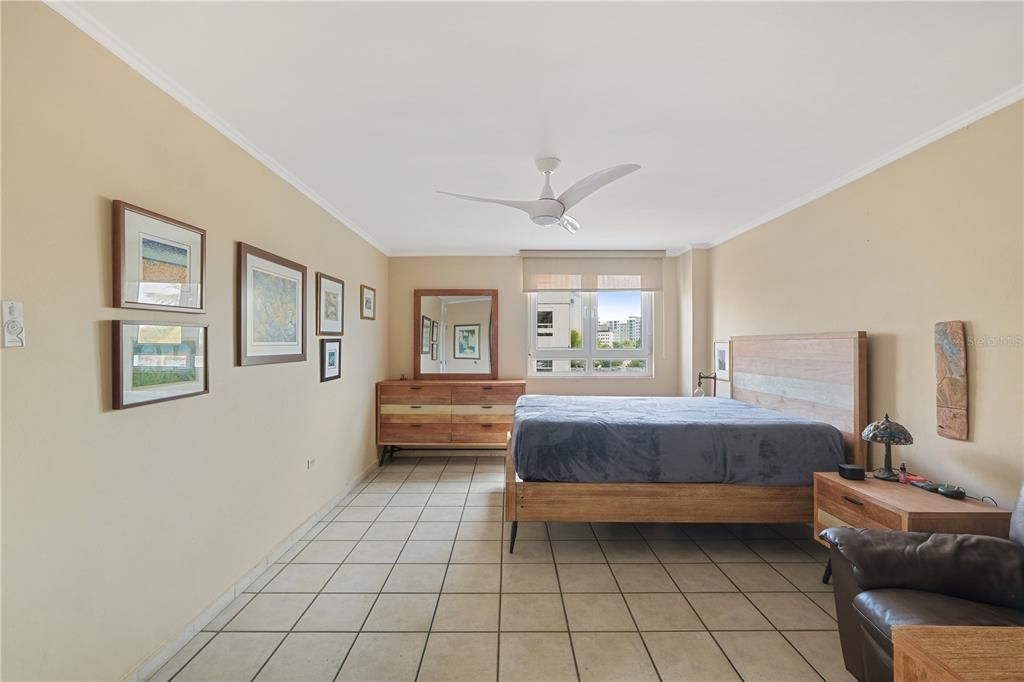 На продажу: $810,000 (2 спален, 2 ванн, 1432 Квадратных фут)