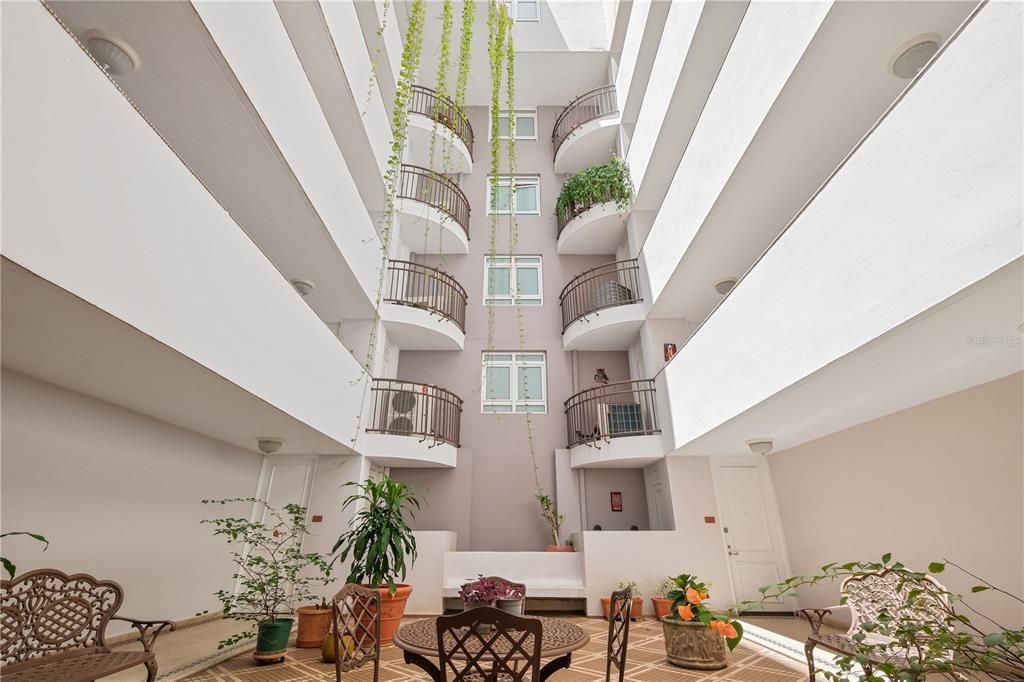 На продажу: $810,000 (2 спален, 2 ванн, 1432 Квадратных фут)