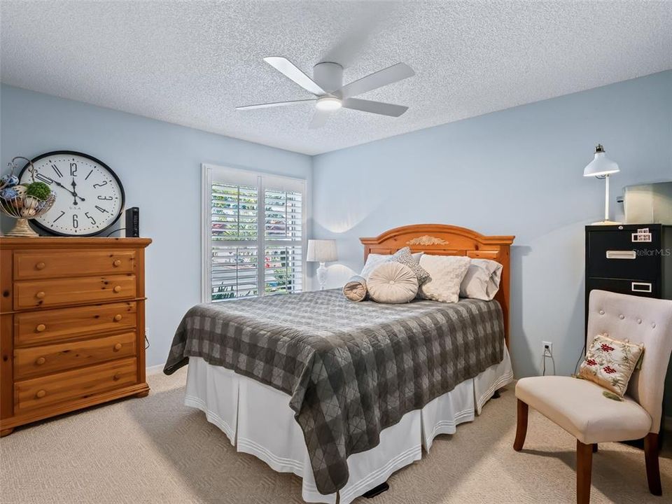 For Sale: $329,900 (2 beds, 2 baths, 1146 Square Feet)