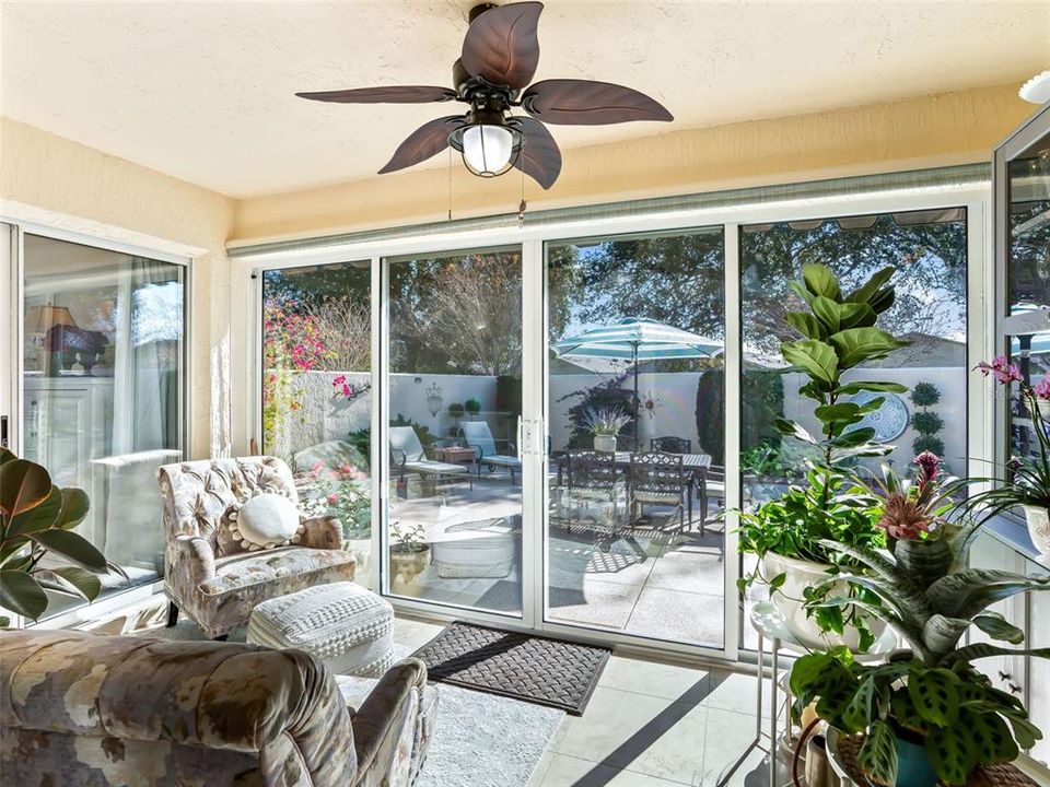 For Sale: $329,900 (2 beds, 2 baths, 1146 Square Feet)