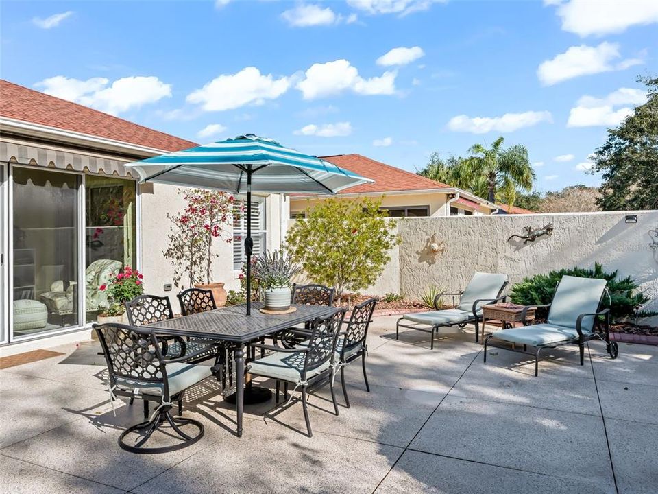 For Sale: $329,900 (2 beds, 2 baths, 1146 Square Feet)