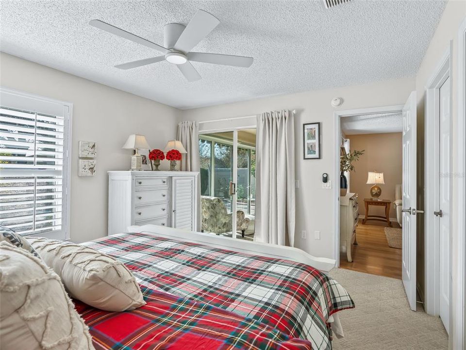 For Sale: $329,900 (2 beds, 2 baths, 1146 Square Feet)